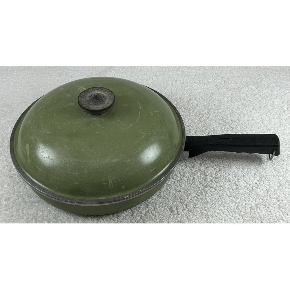 Vintage Club Aluminum 10" Skillet Fry Pan Avocado Green w/Lid HARD TO FIND